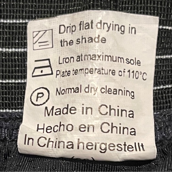 Women’s athletic shorts with pockets - Picture 2 of 8